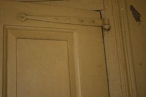 gal/251 North West St. - 2006-2007/tn_070124 South Parlor Door Strap Hinge.jpg